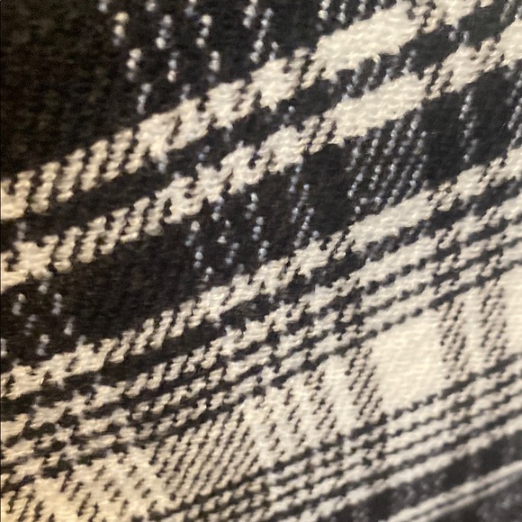 Talbots Black and White Scarf with Fringe - Picture 4 of 10